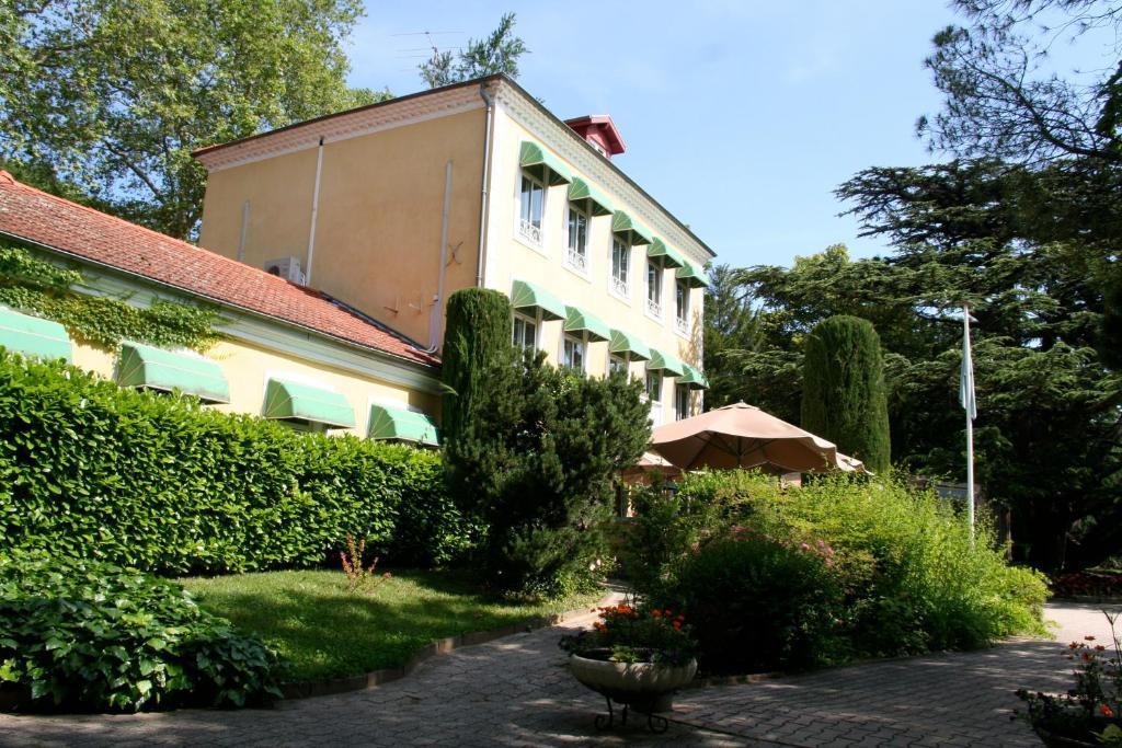 Le Cedre De Soyons Otel Dış mekan fotoğraf